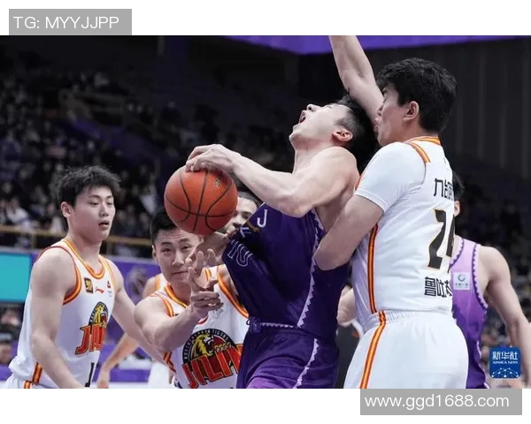 北京北控与新疆篮球对决直播全程回顾精彩瞬间与赛后分析 北京北控与新疆篮球对决直播全程回顾精彩瞬间与赛后分析